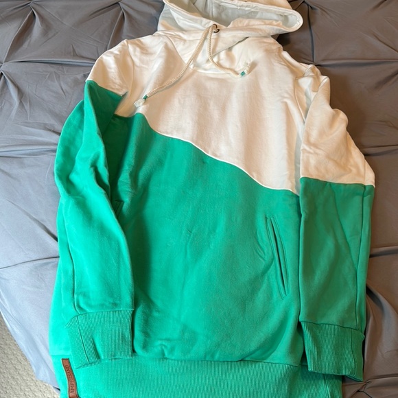 Ampersand Ave Singlehood - Picture 1 of 2